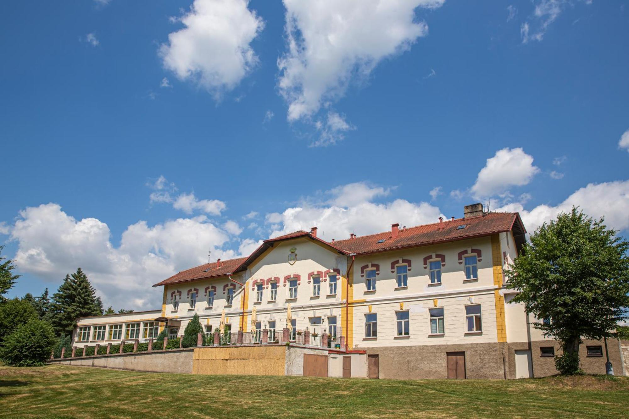 Pension V Parku Cesky Sternberk Exterior foto